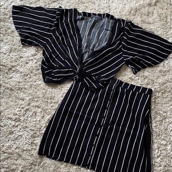 Abercrombie & Fitch Tops - Matching Abercrombie crop top and skirt set